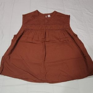 OLD NAVY Sleeveless Blouse Beautiful Crocheted on top